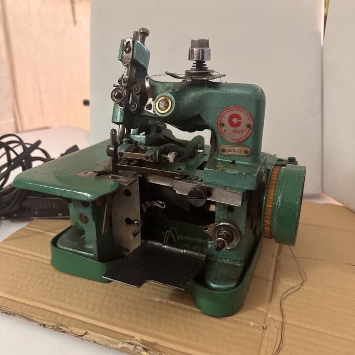 Професійний Оверлок 51 класу в доброму стані