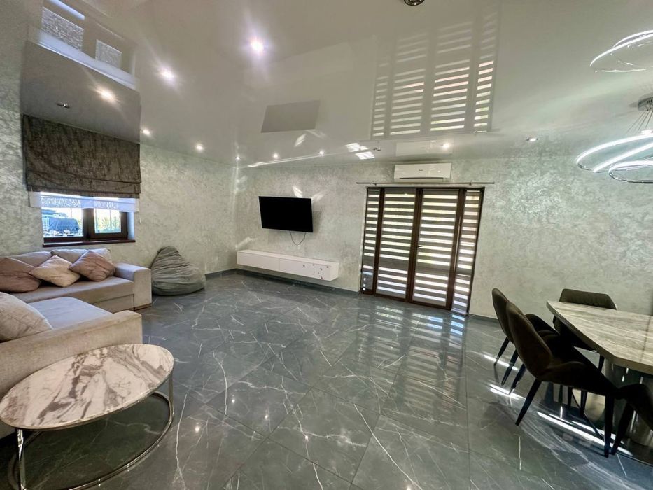 Будинок в Центрі Обухівки Укомплектований!