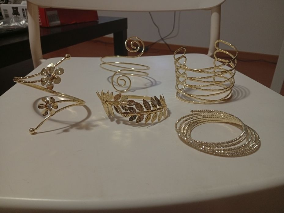 5 pulseiras/braçadeiras douradas bijuterias