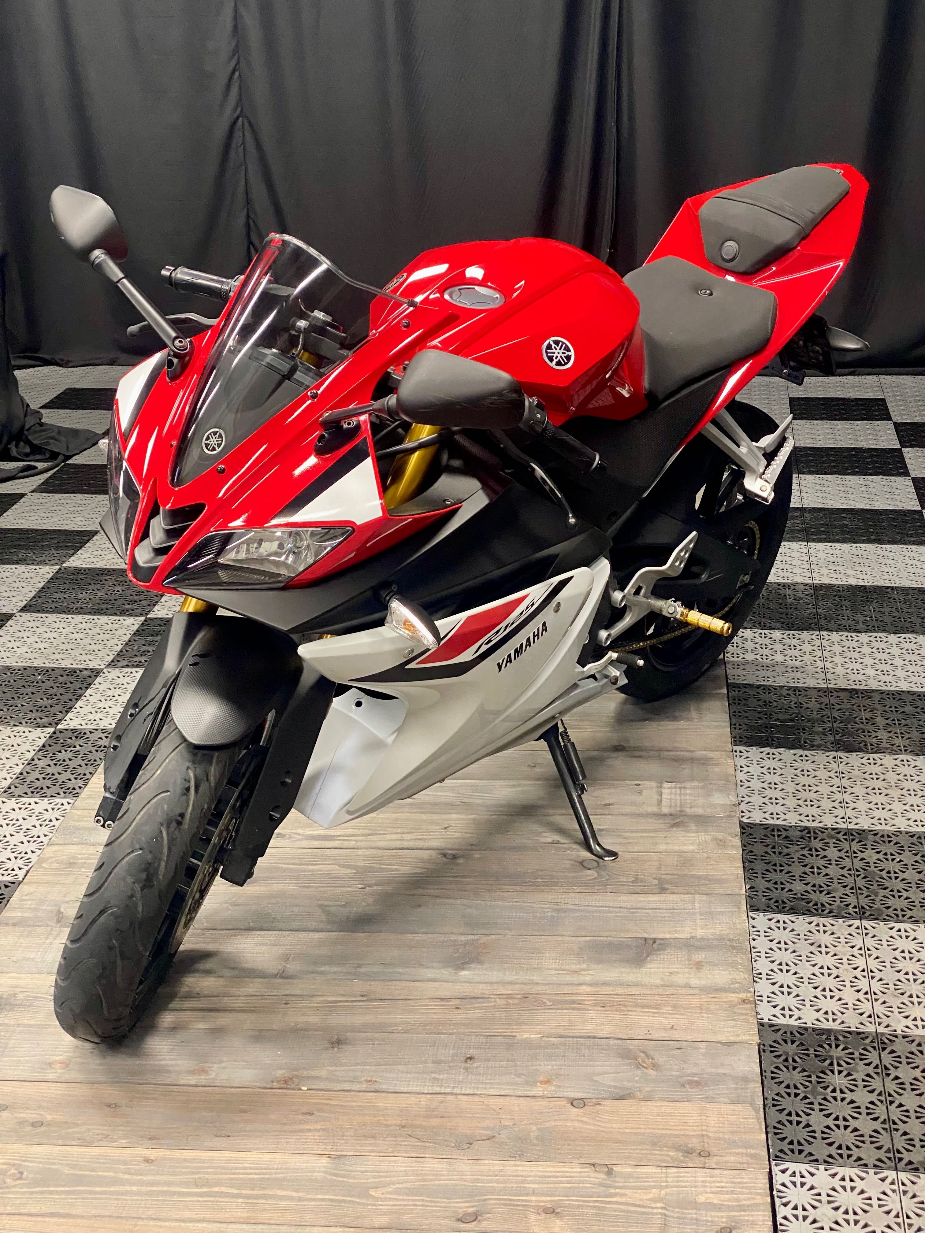 Yamaha YZF r125 rok 2016