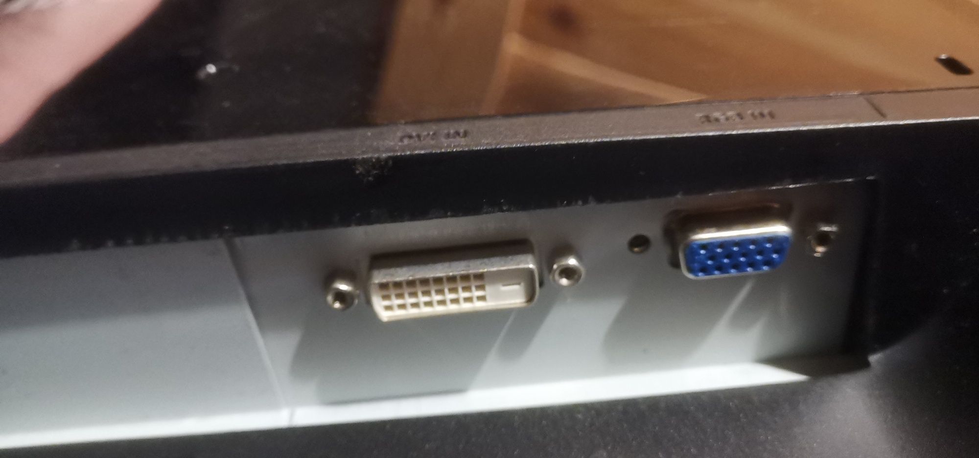 Monitor Samsung P2350