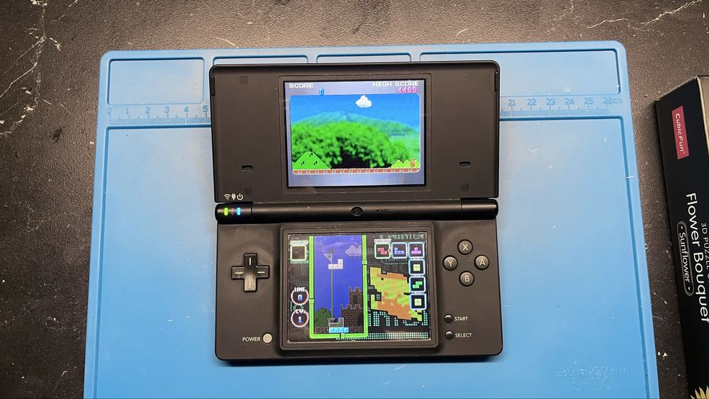 Nintendo DSi/DS i, konsola