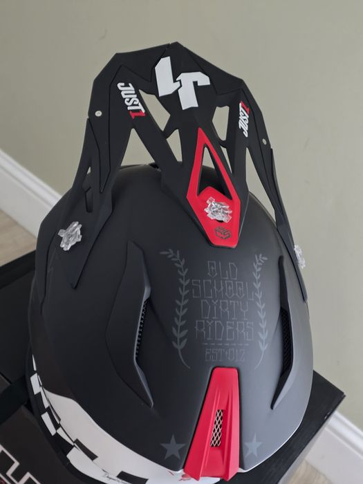 кроссовый шлем Just1 J18 Old School Black