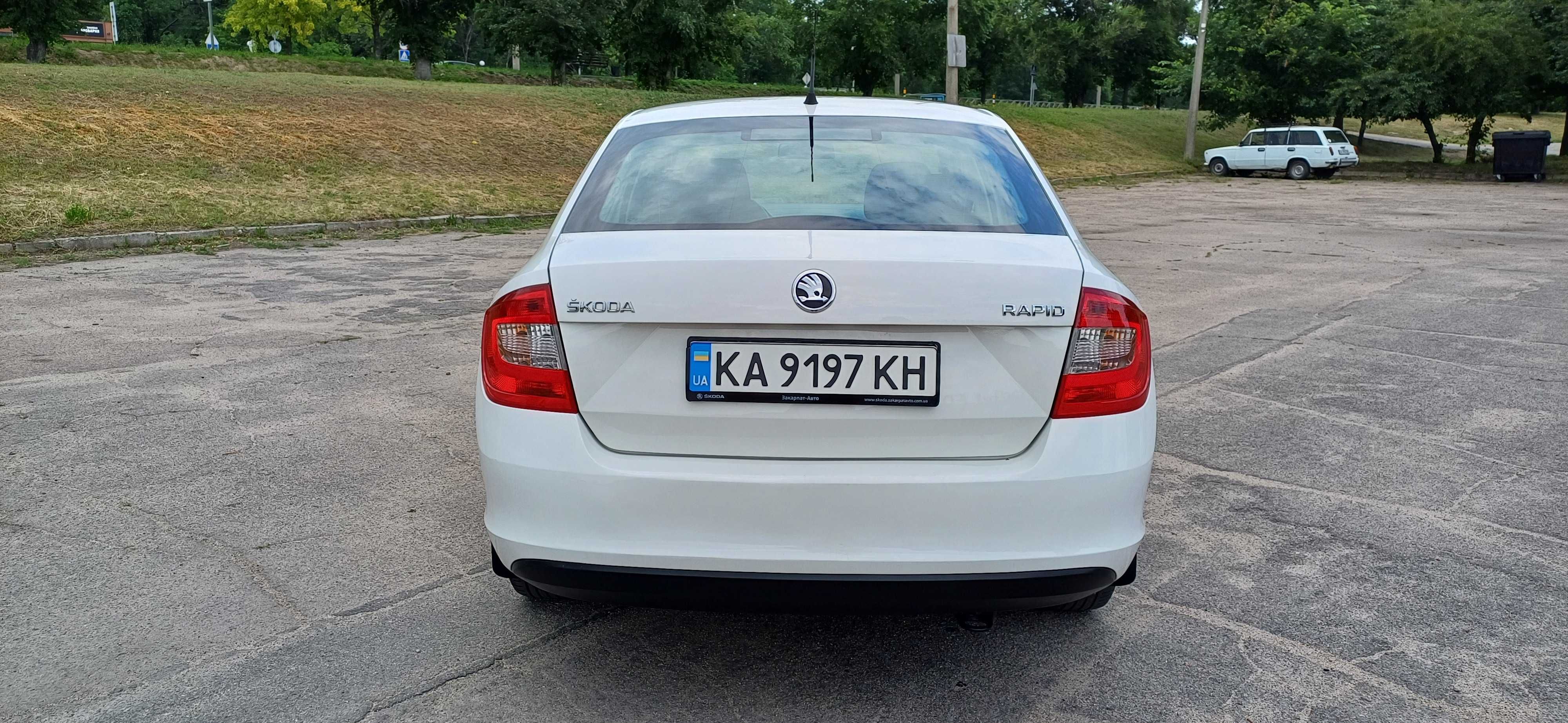 Офіційна Skoda Rapid 1.6 МРІ ГАЗ-Бензин 2013 року