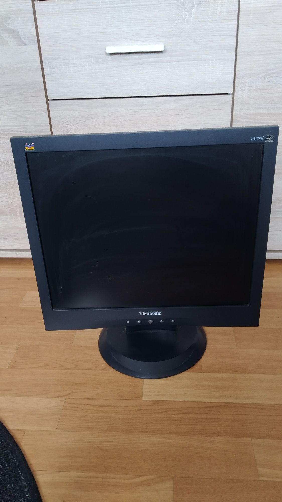 Monitor 17 calowy
