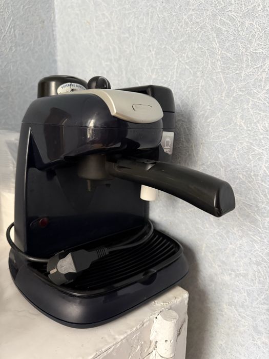 Продам кавову машину під зарчастини бу