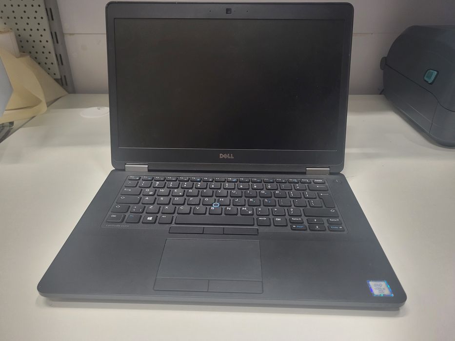 Solidny laptop Dell Latitude E5470 - wydajność i wytrzymałość w jednym