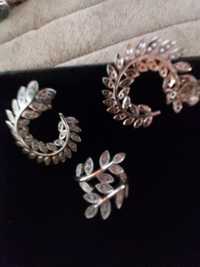 Conjunto de anel e brincos da marca Unike.