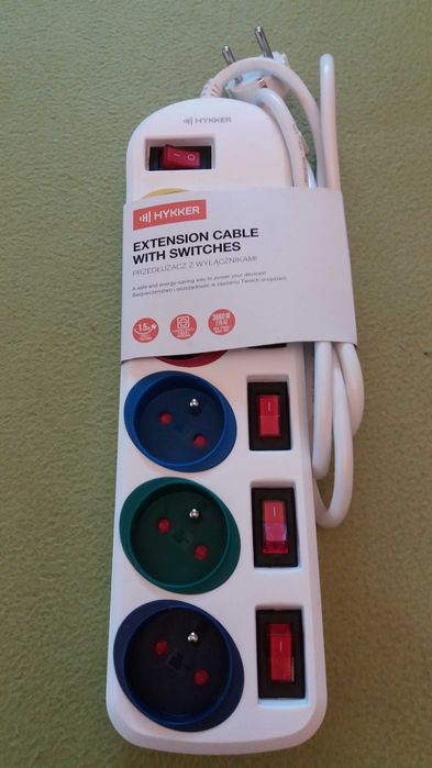 Przedłużacz z osobnymi wyłącznikami Hykker 1,5m 5 gniazd
