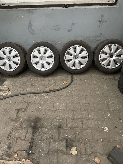 Cale koła  z kołpakiem Ford Focus
