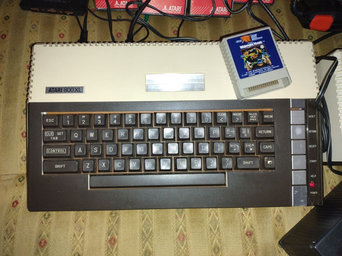 Atari 800XL zestaw z magnetofonem 1010