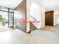 Apartamento T3 novo com piscina, terraço e garagem no Montenegro, Faro