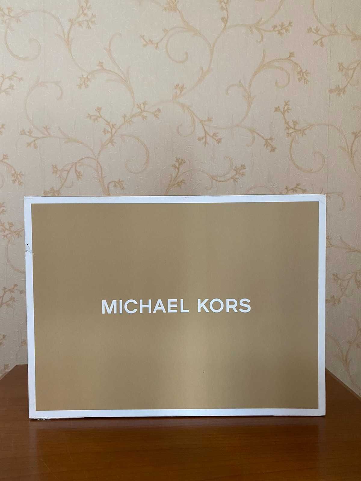 Подарункові коробки від Michael Kors