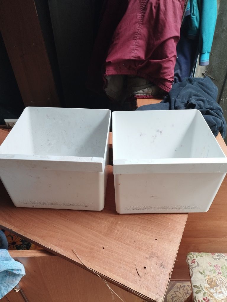 Полочки нижние под холодильник