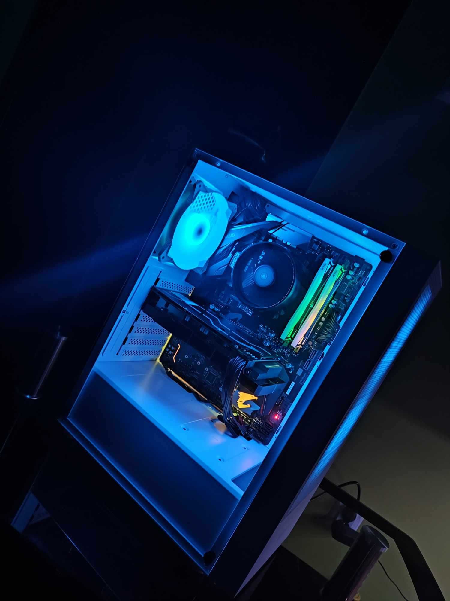 Komputer do gier [Ryzen 5600X] [RX 6600XT] [SSD 1TB] [32 GB RAM]