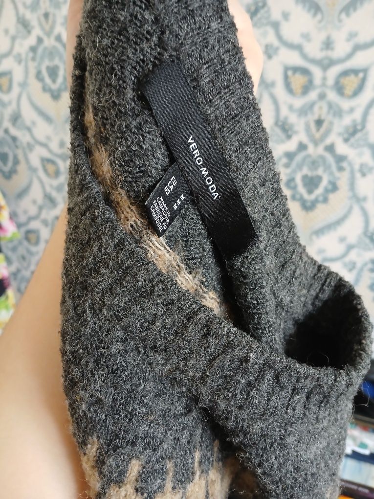 Sweter, ciekawy wzór. Unisex. Vero Moda. Rozmiar M/38.