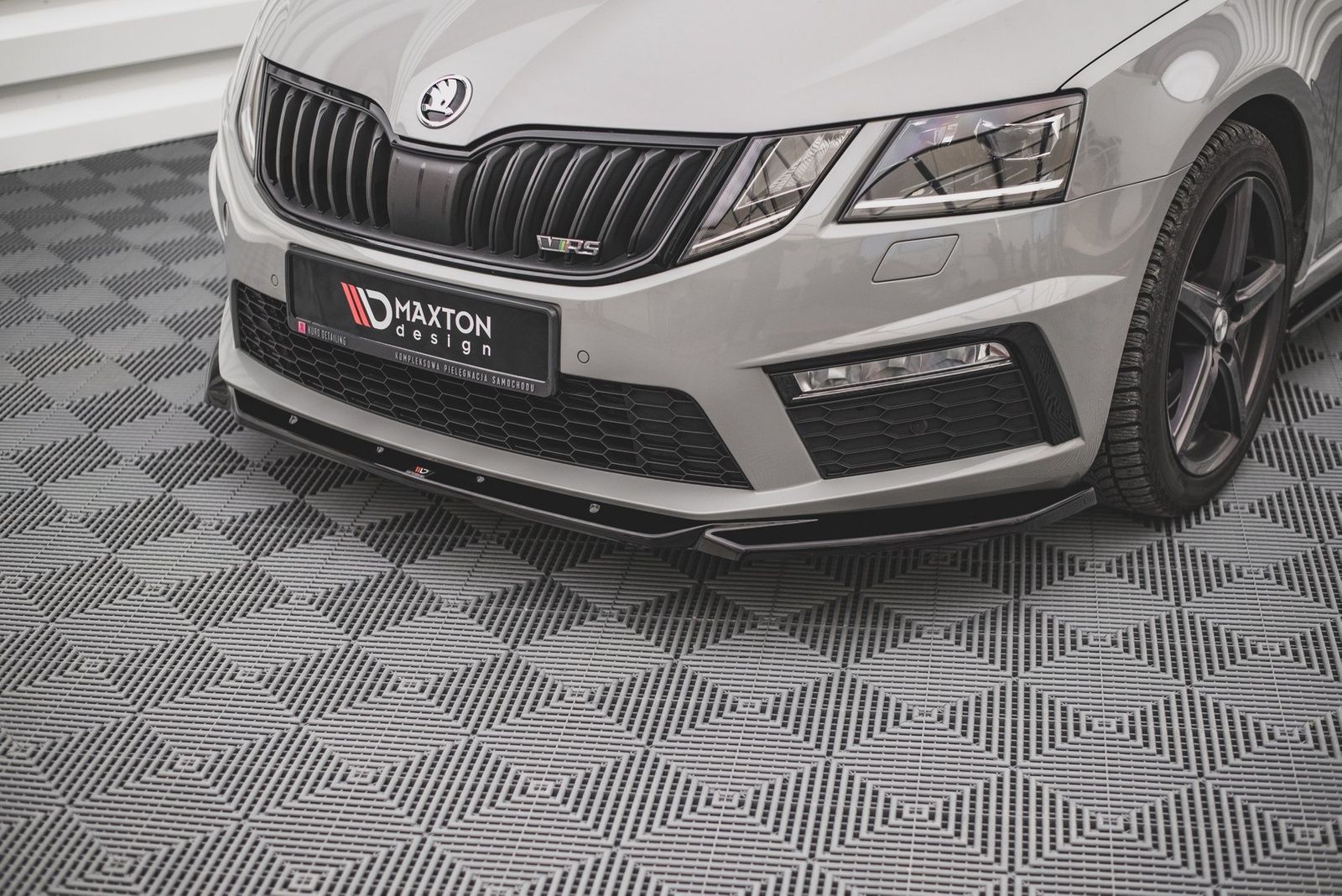 Spliter dokładka maxton v3 skoda octavia III 3 rs FL 2016+