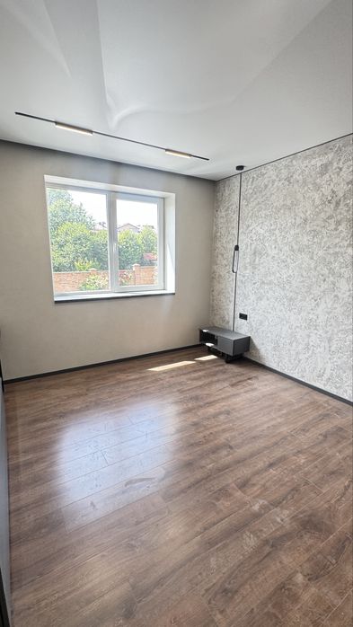 Продаж квартири дворівневої з ремонтом