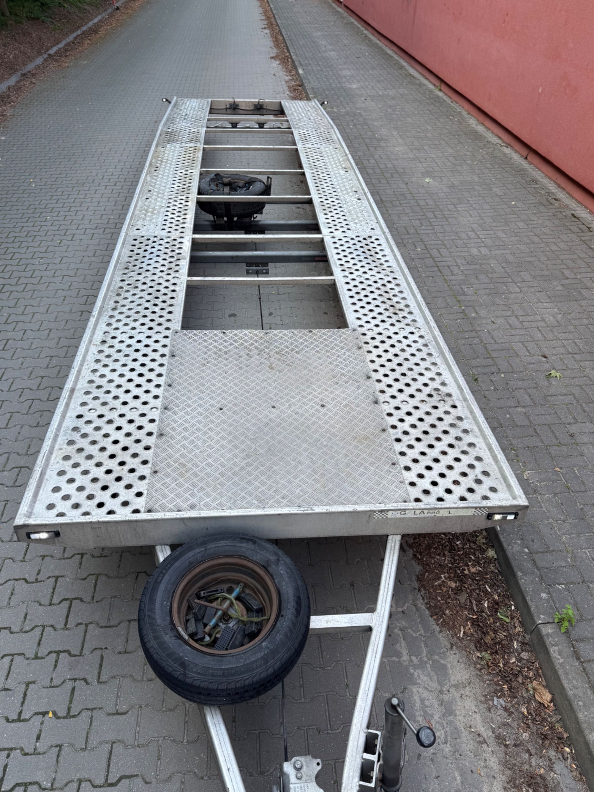 Laweta Syriusz 3500GT aluminiowa Ledy 2830 Ladowność 3500 DMC