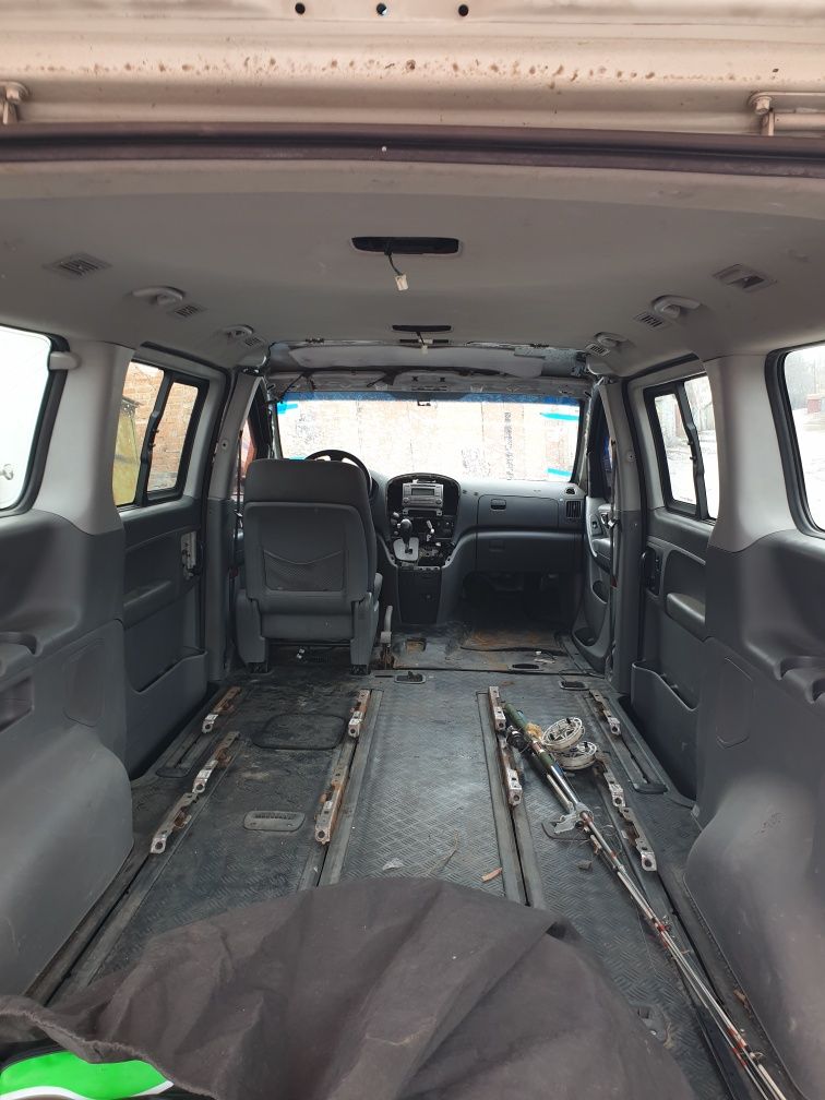 Бампер  задний Hyundai H1 Grand Starex