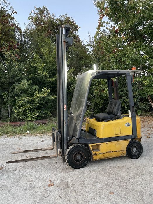 Empilhador OM 1500kgs