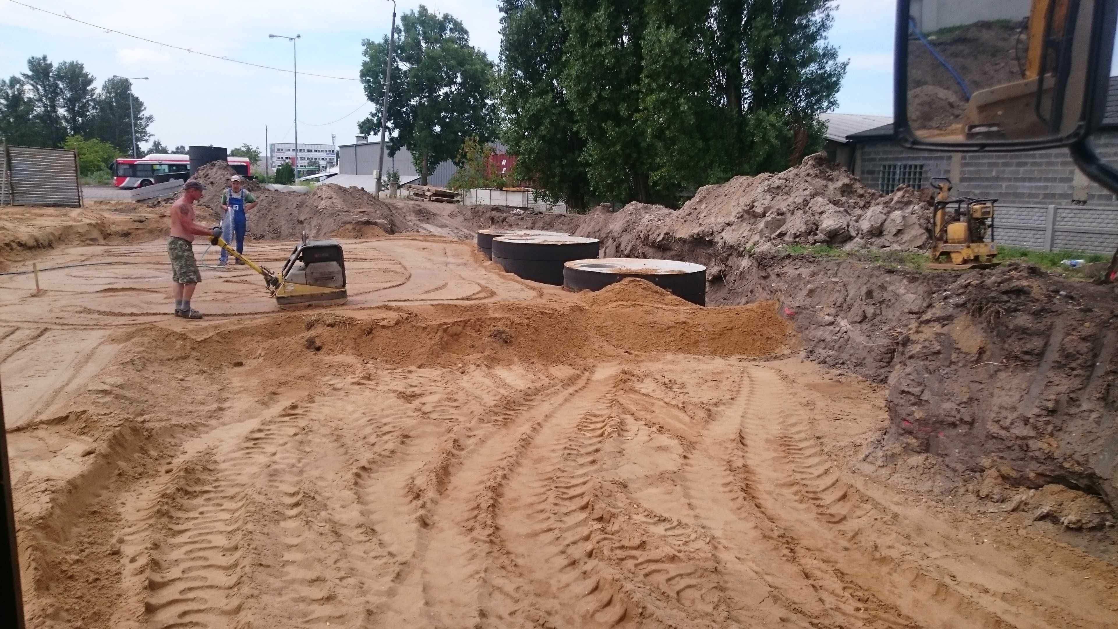młot hydrauliczny wyburzeniowy kucie betonu roboty ziemne