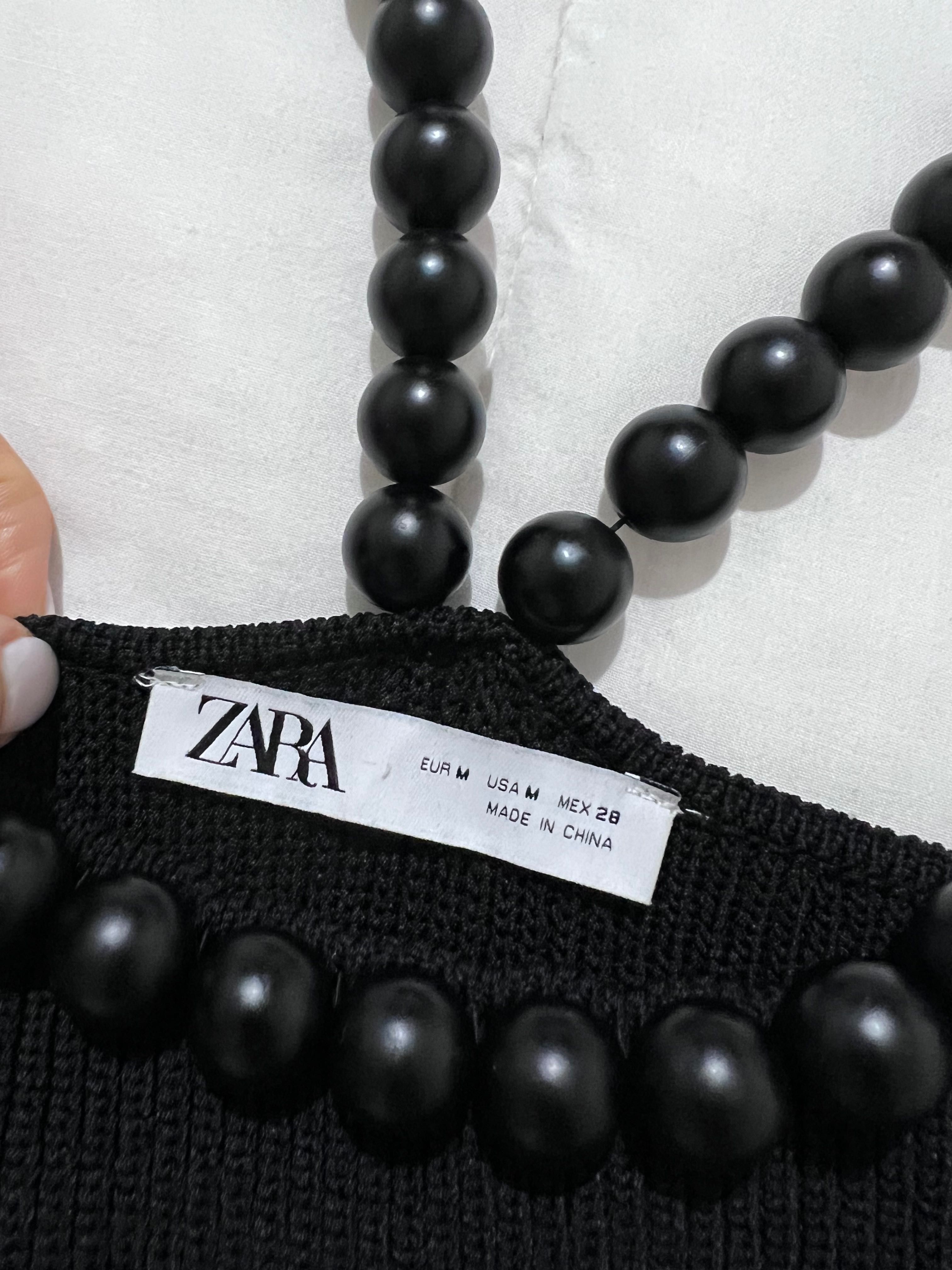 Top preto malha com alças de bolas ZARA