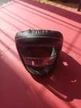 Kask bokserski z ochraniaczem