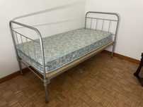 Cama de ferro usada