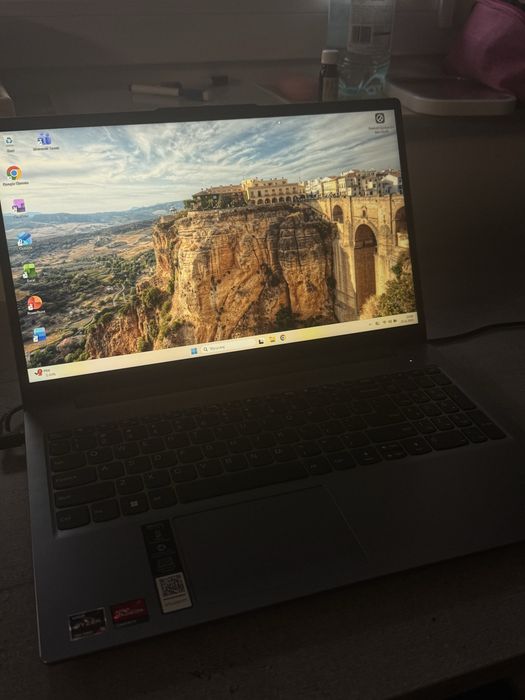 Laptop Lenovo IdeaPad Slim 3 | Ryzen 5 | 16GB RAM | 512GB SSD + OFFICE
