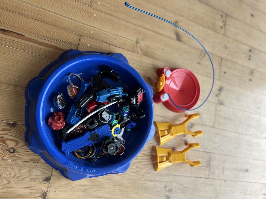 Бейблейди з ареною