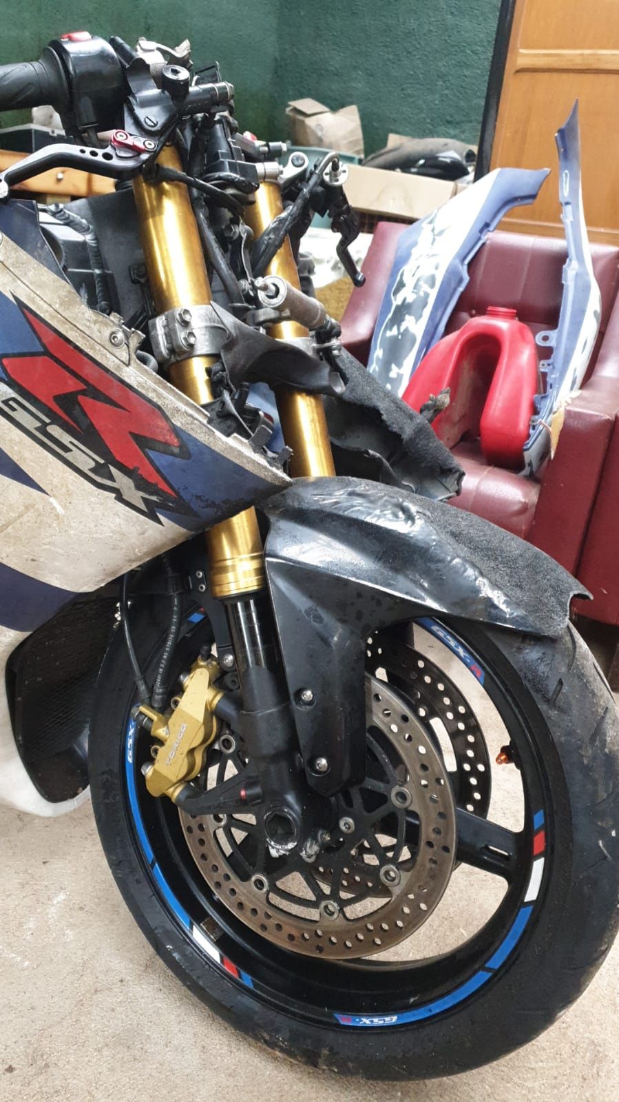 Para venda Peças gsxr 1000 k4