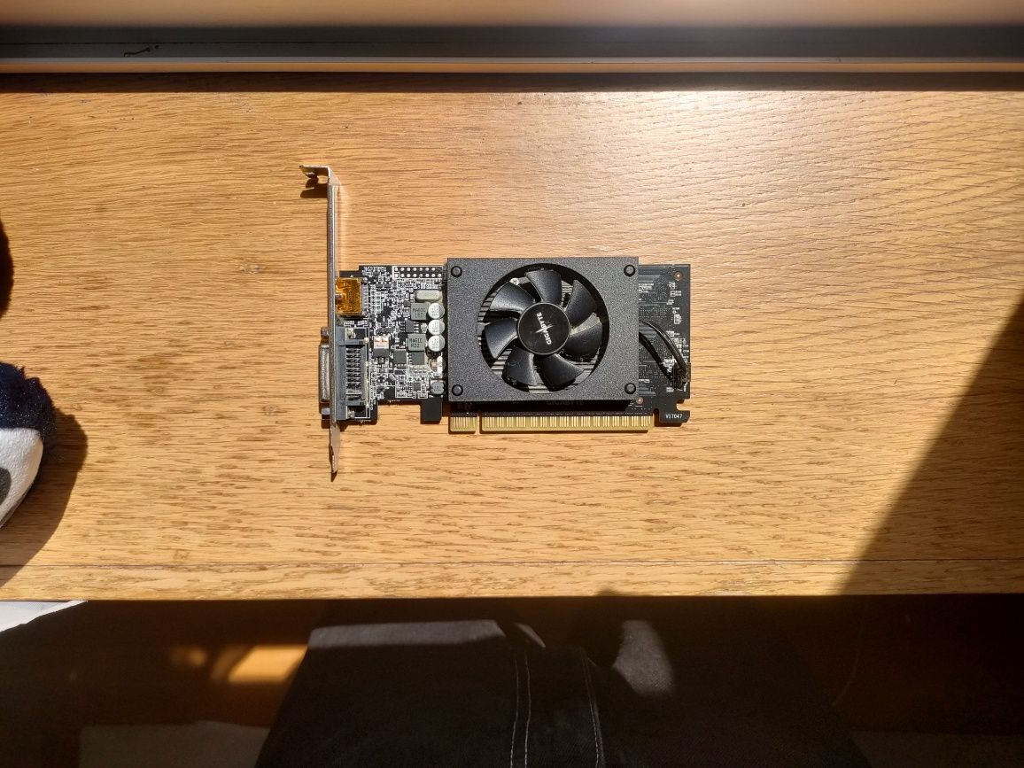 NVIDIA Gt 710 2gb Ddr5 Placa de video como nova