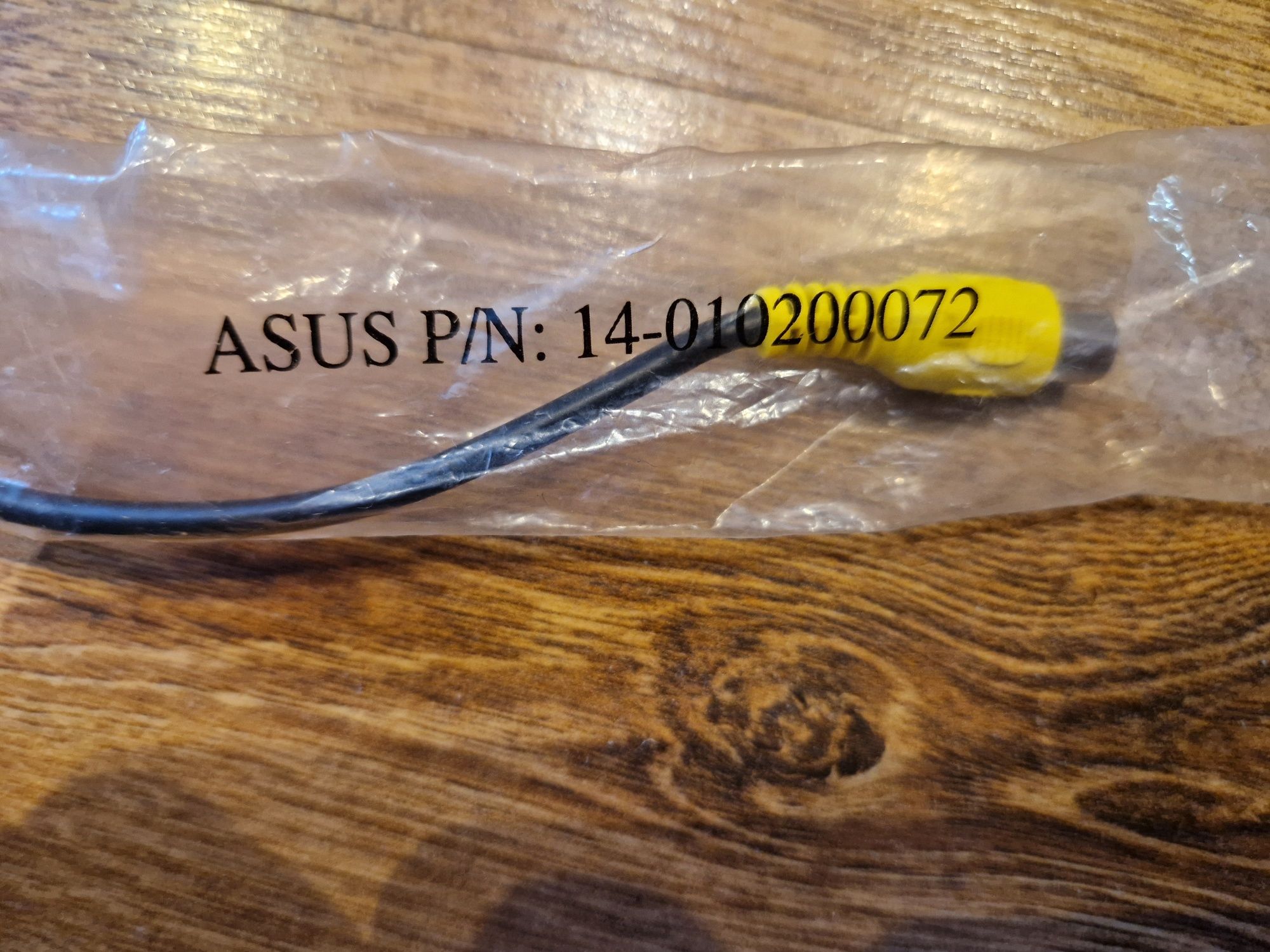 Redukcja, przejściówka mini DIN 7 pinów jedno gniazdo RCA ASUS