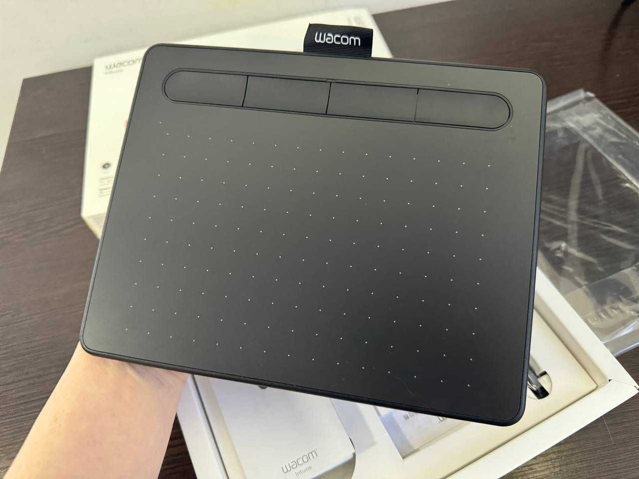 Wacom Intuos small чорний
CTL-4100K-N
