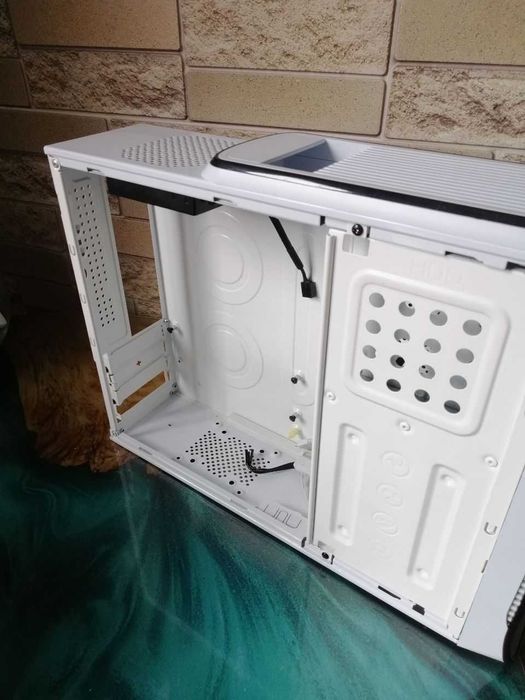 Корпус Gamemax 610w(кастом)