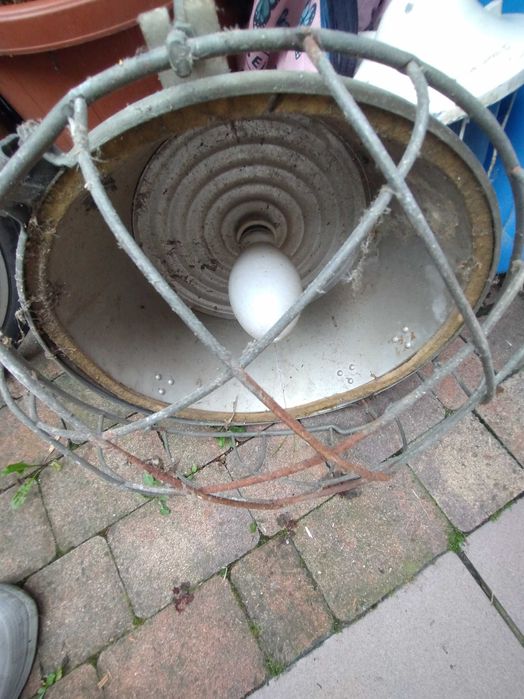 Stara lampa warsztatowa PRL