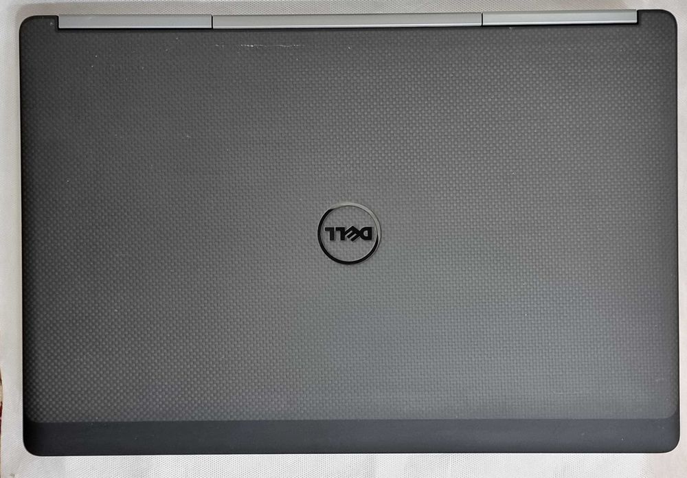 Dell Precision 7720 I7-7820HQ 16Гб DDR4 128/500Гб NVidia 4Гб нова бат.