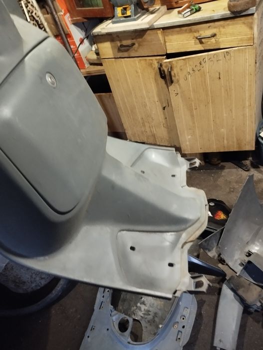 Продам пластик на скутер Хонда лид аф 05