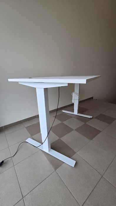 Biurko elektryczną regulacją wysokości