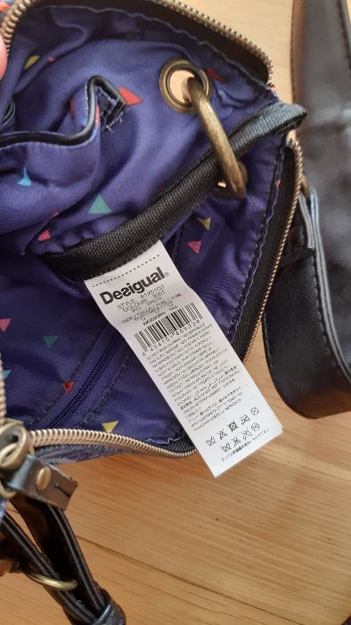 mala tiracolo marca Desigual (nova)