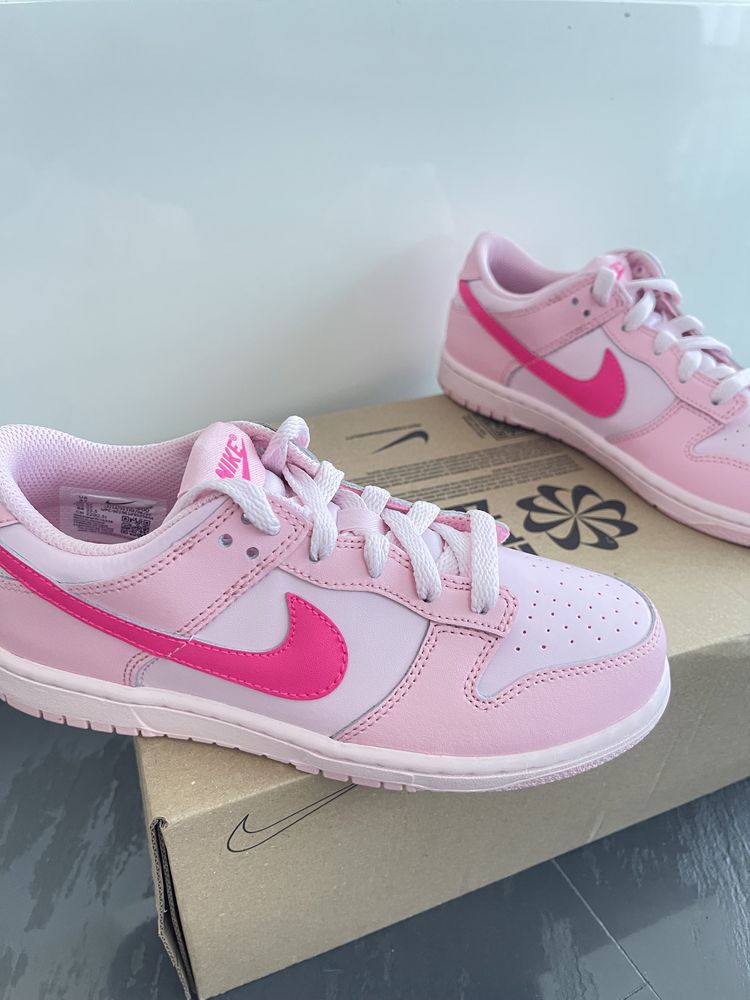 Dunk low triple pink tamanho35