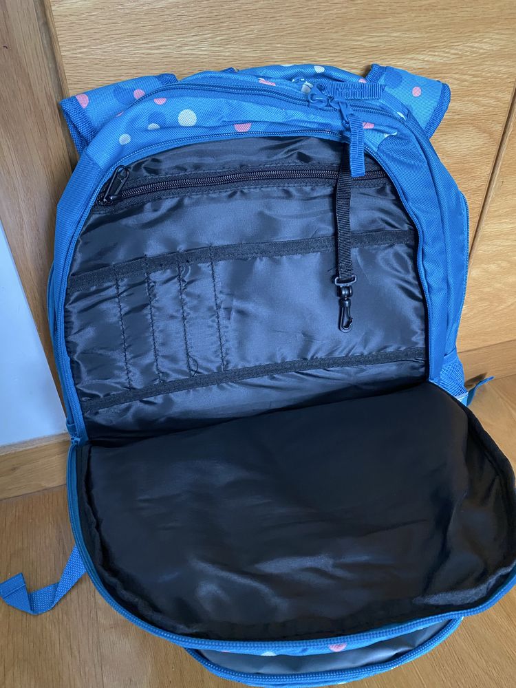 Mochila escolar nova