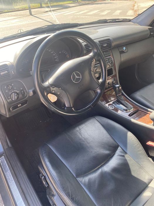 Mercedes C320 V6 Nacional 
Viatura Nacional