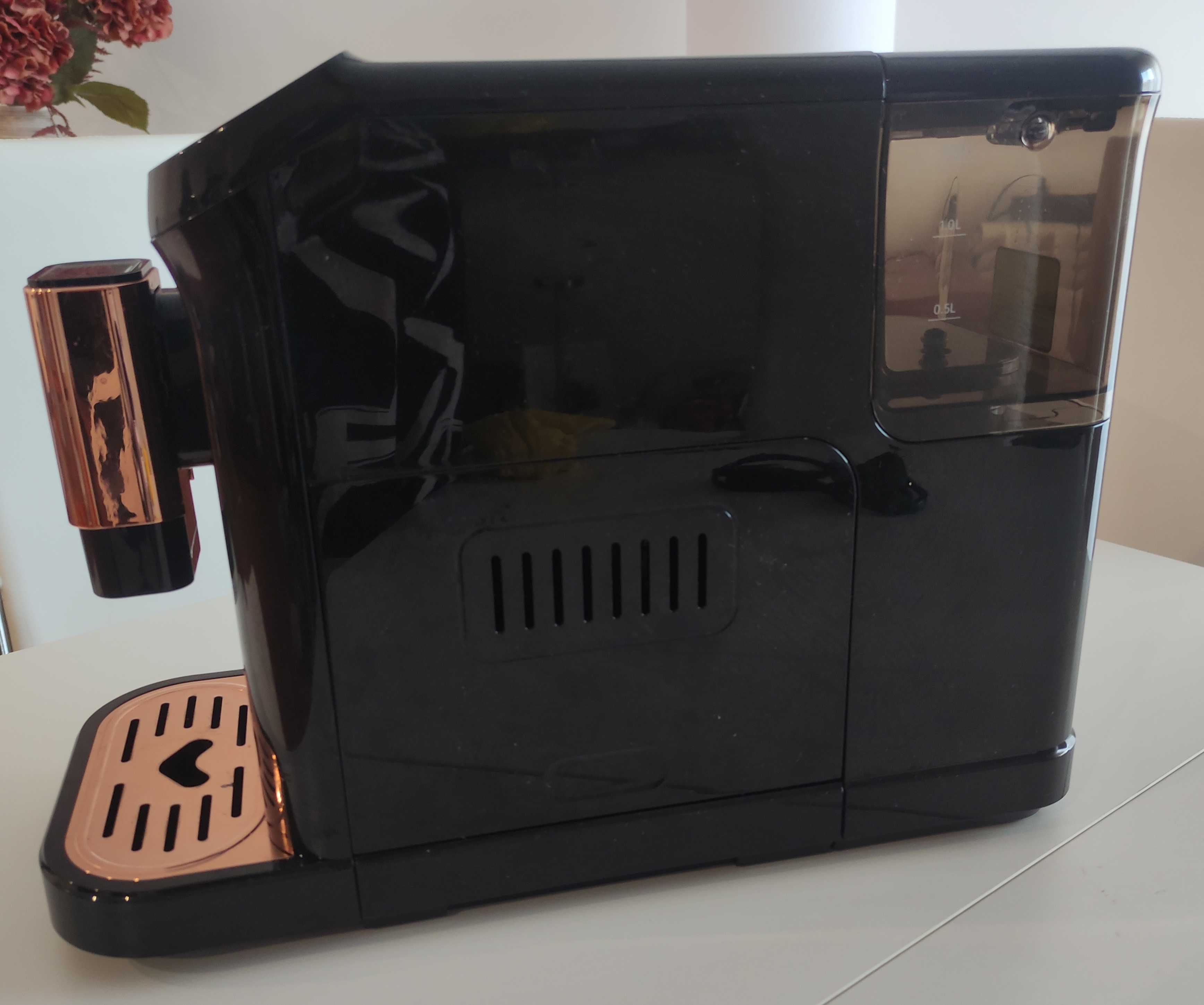 Máquina de café como nova com moinho incluído