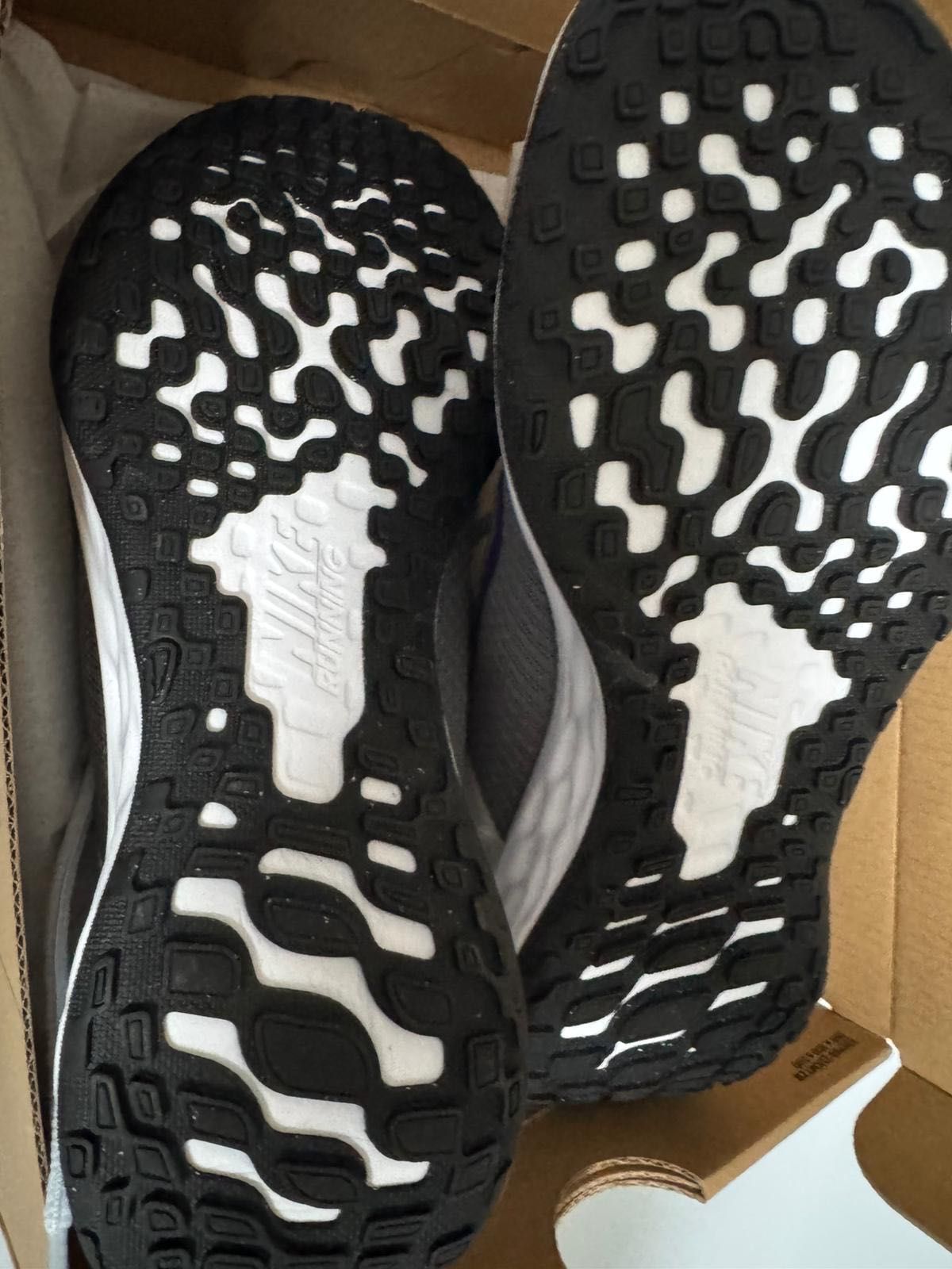 Nowe sneakersy damskie NIKE REVOLUTION 6 NN (GS) szare niebieski 36