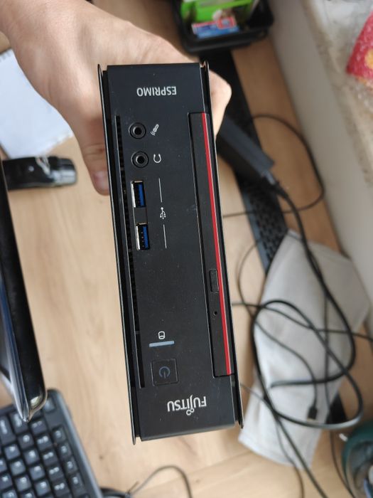 Komputer z monitorem 21.5 cala, i3 6100t, 4 ram, 256 SSD, windows  10