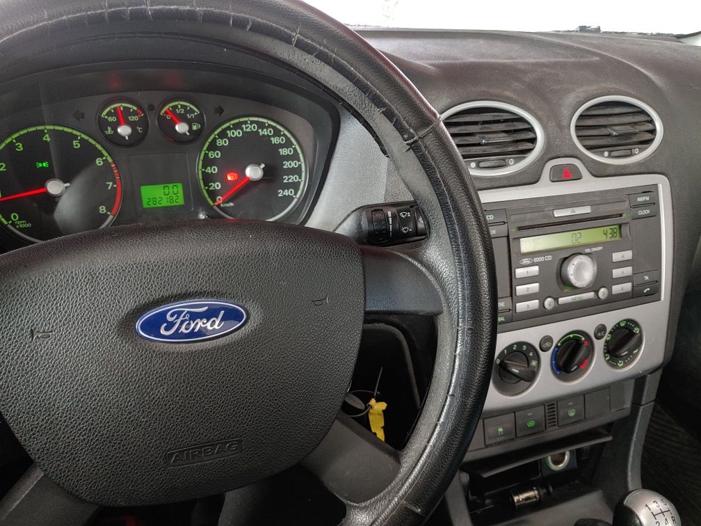 Ford Focus Kombi 1.6 Benzyna Klimatyzacja Sprowadzony Zadbany