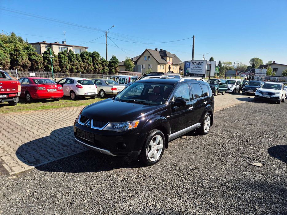 Mitsubishi Outlander 4x4 *2,2d 156KM * 183 tys km*7 osób * 6 biegów*