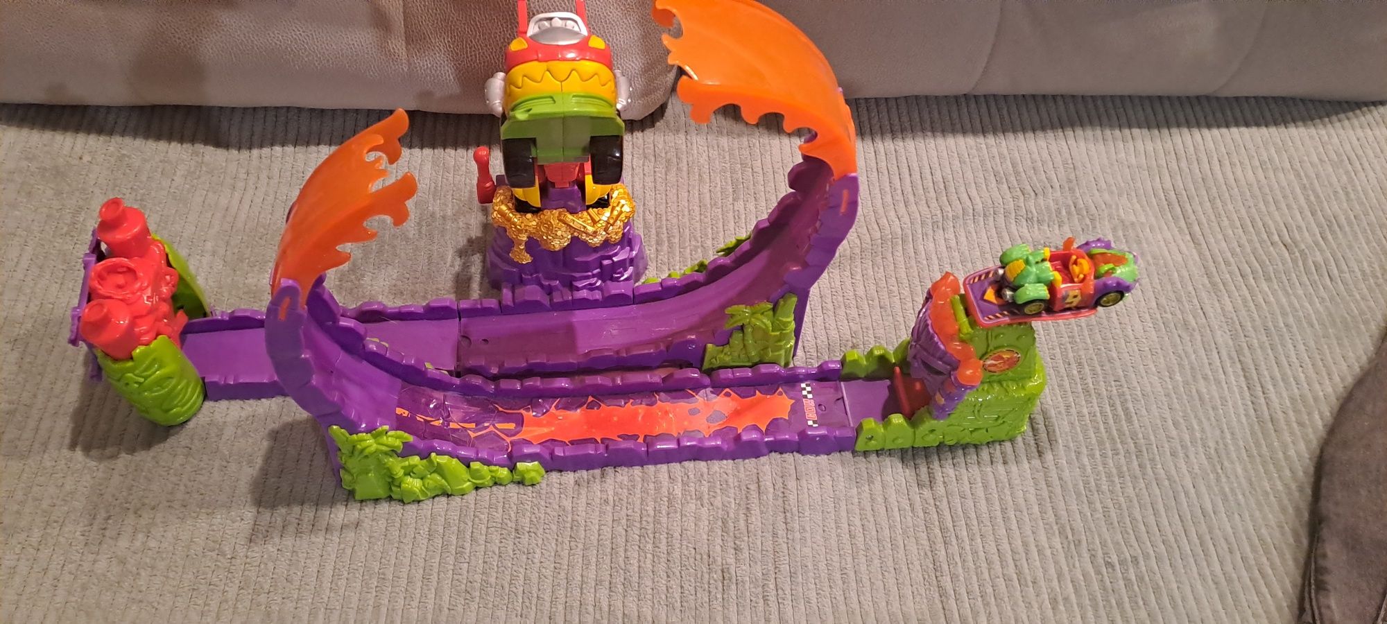 Zabawka z wyrzutnią T-Races Dragon Loop